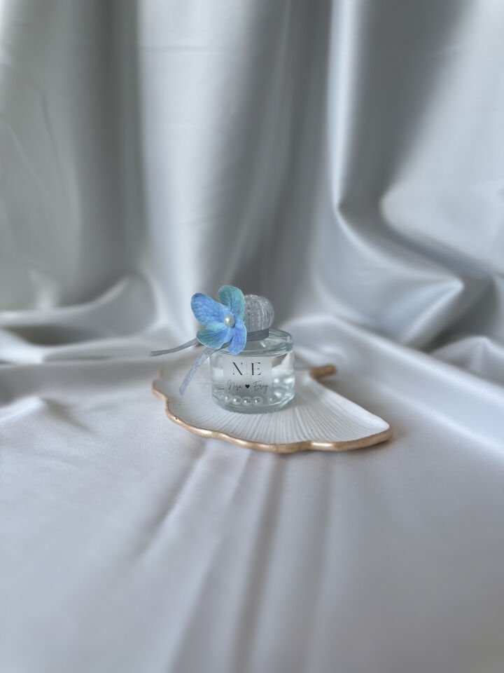 Islak Ortanca Çiçekli İncili Kolonya Şişesi