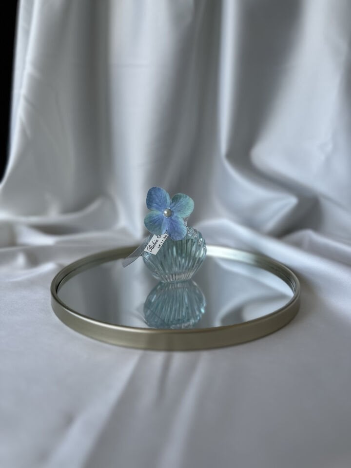 Islak Ortanca Çiçekli İstiridye Kolonya Şişesi