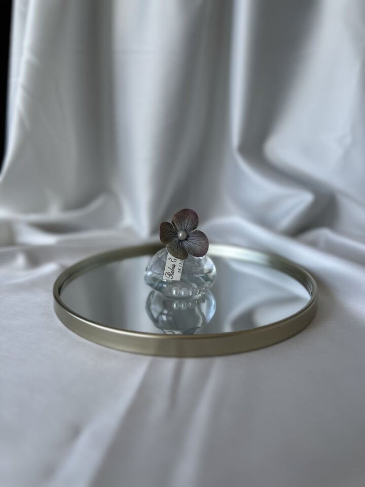 Islak Ortanca Çiçekli İncili Kolonya Şişesi