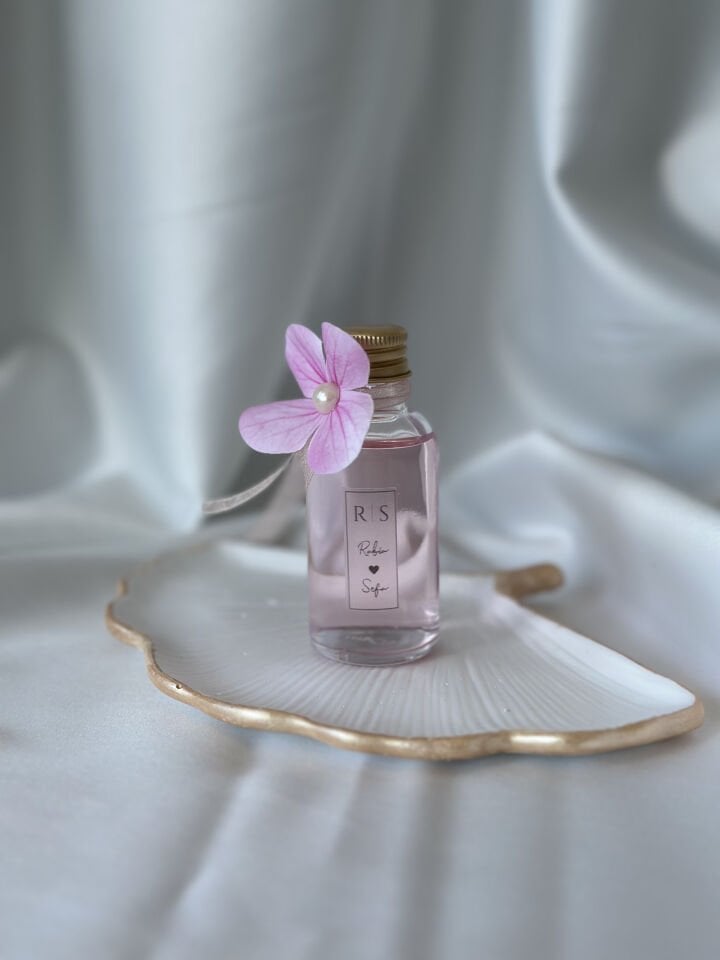 Islak Ortanca Çiçekli Kolonya Şişesi